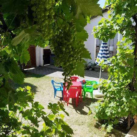 Εξοχικό σπίτι Lucie Pod Ripem